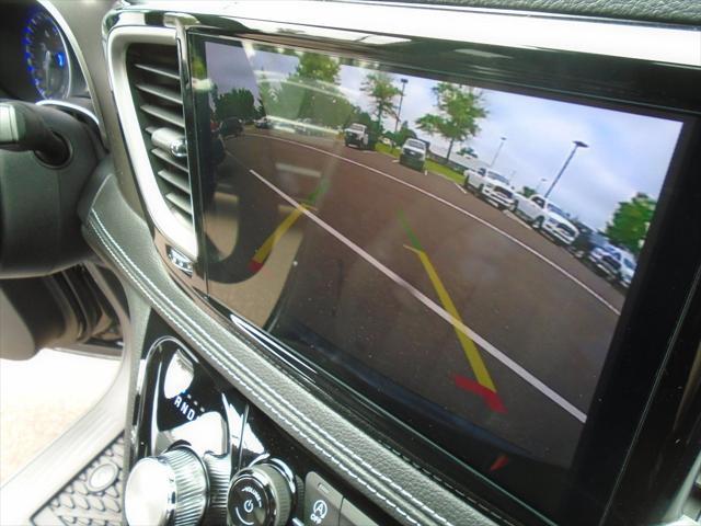 Photo of 2025 Diamond Black Crystal Pearlcoat Chrysler Pacifica