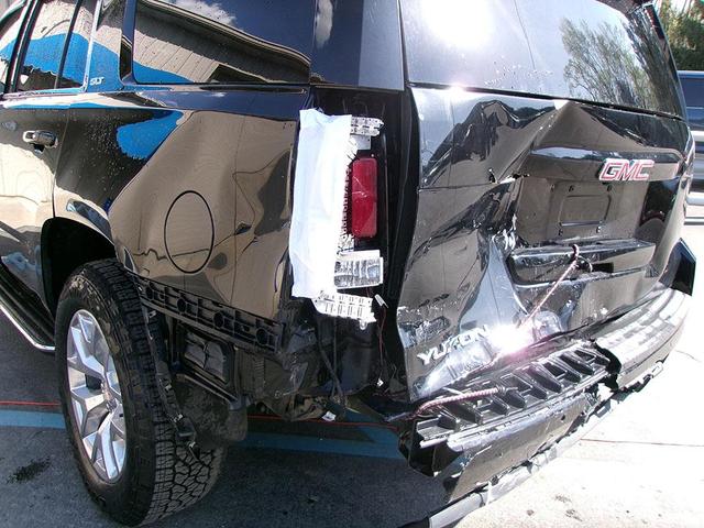 Photo of 2019 Black GMC Yukon