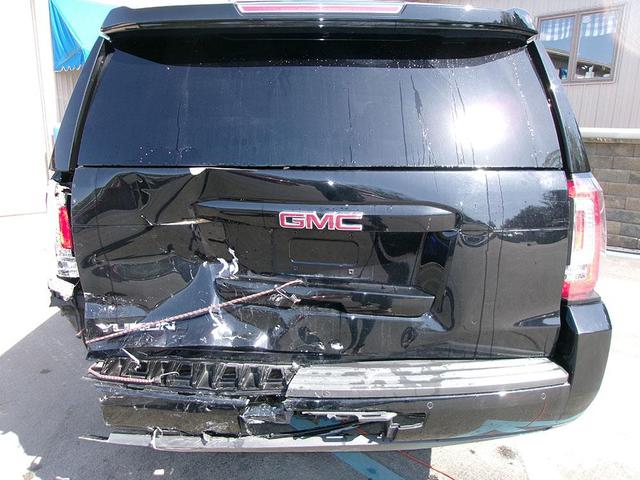Photo of 2019 Black GMC Yukon