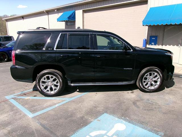 Photo of 2019 Black GMC Yukon
