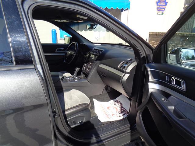 Photo of 2017 Gray Ford Explorer