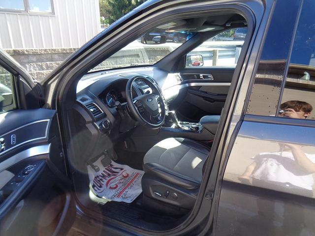 Photo of 2017 Gray Ford Explorer