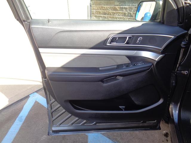 Photo of 2017 Gray Ford Explorer