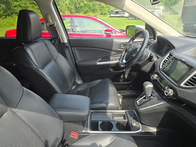 Photo of 2016 White Honda CR-V