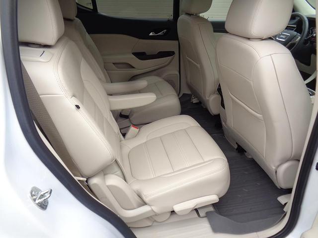 Photo of 2020 White GMC Acadia