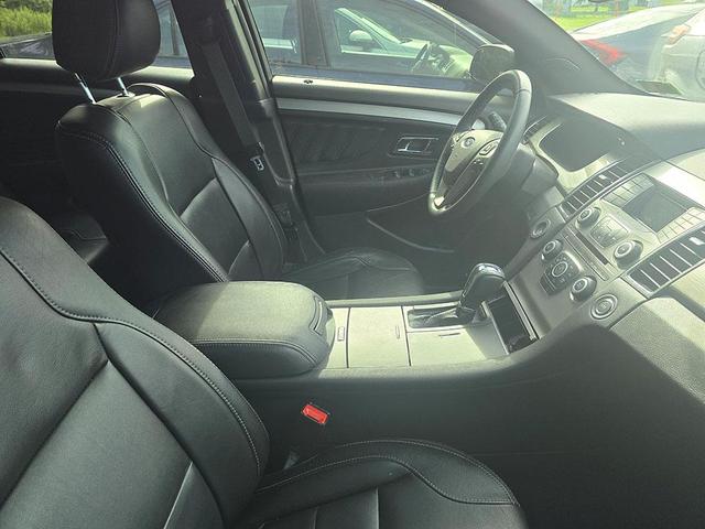 Photo of 2017 Black Ford Taurus