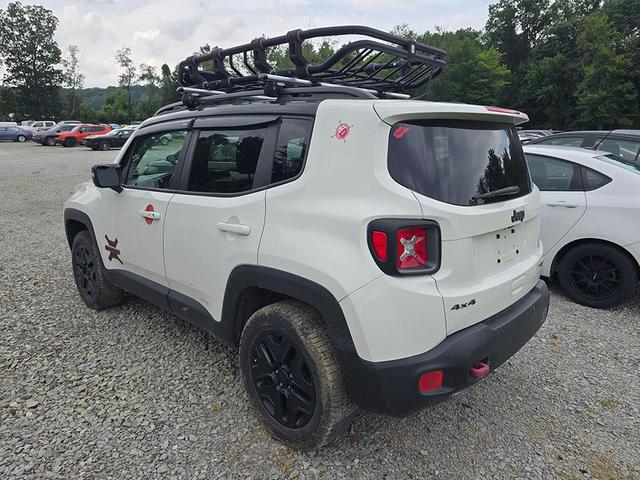 Photo of 2018 White Jeep Renegade