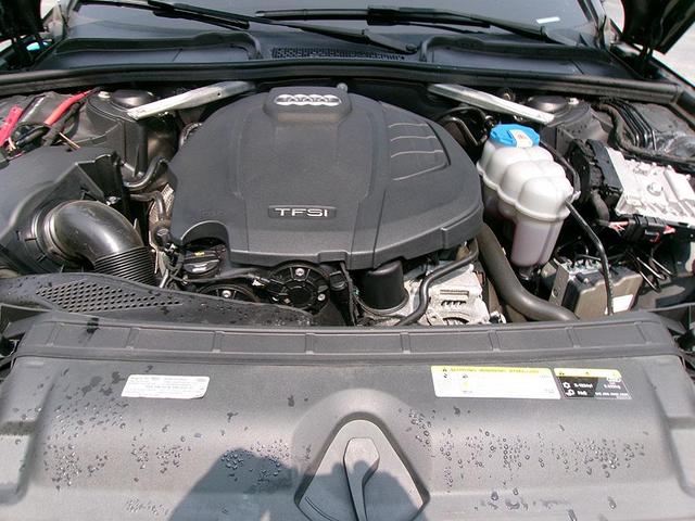 Photo of 2019 Manhattan Gray Metallic Audi A4