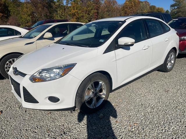 Photo of 2014 White Ford Focus