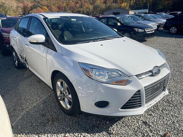 Photo of 2014 White Ford Focus
