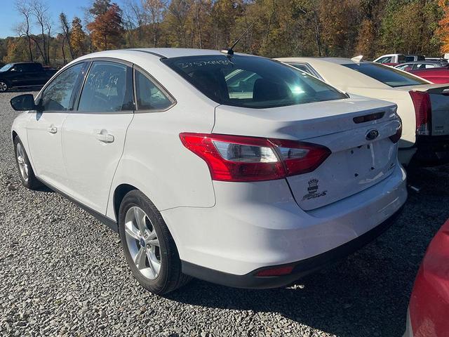 Photo of 2014 White Ford Focus