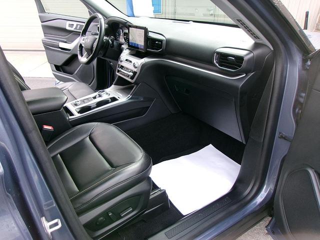 Photo of 2021 Blue Ford Explorer