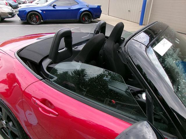 Photo of 2016 Soul Red Mazda MX-5 Miata