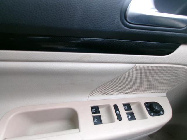 Photo of 2014 White Volkswagen Jetta SportWagen