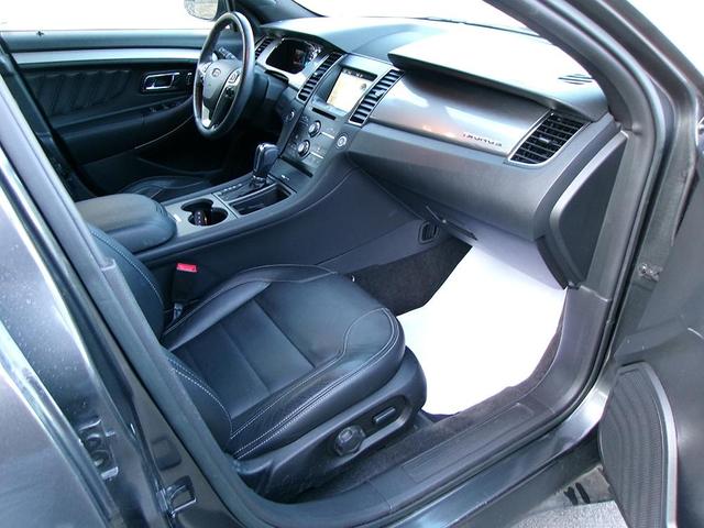 Photo of 2018 Gray Ford Taurus
