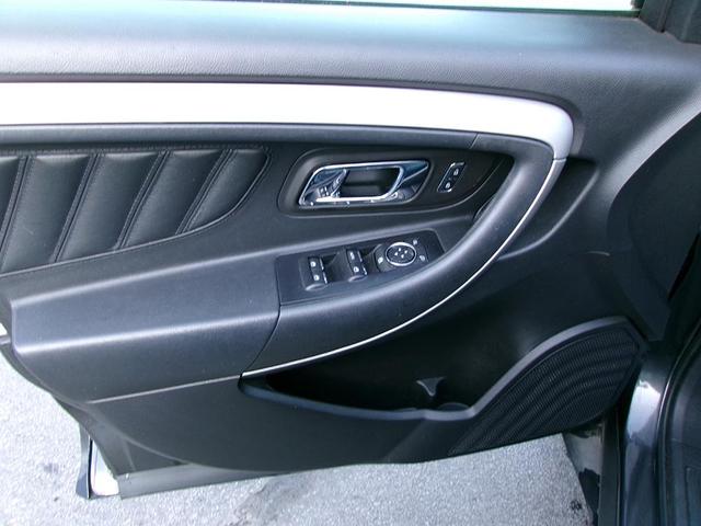 Photo of 2018 Gray Ford Taurus