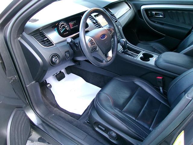 Photo of 2018 Gray Ford Taurus