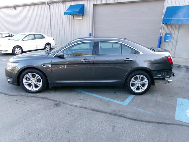 Photo of 2018 Gray Ford Taurus