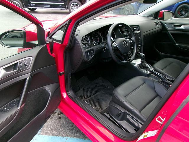 Photo of 2019 Tornado Red Volkswagen Golf SportWagen