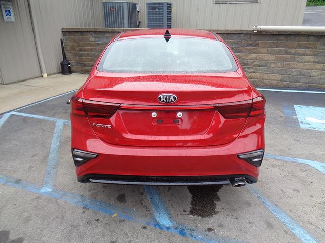 Photo of 2021 Burgundy Kia Forte