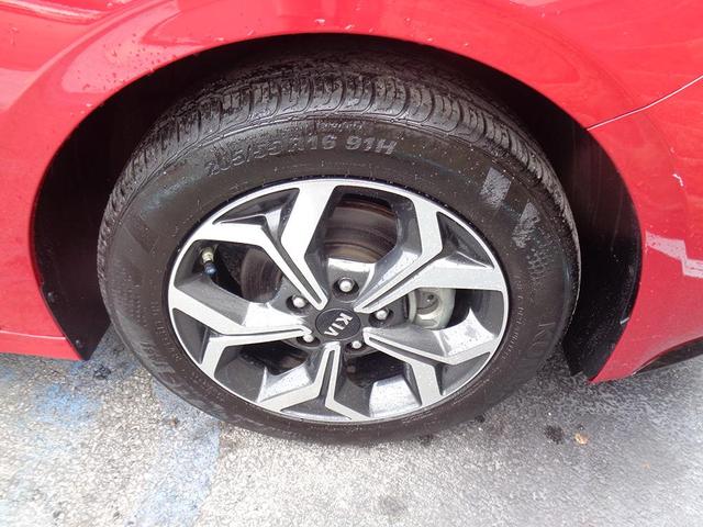 Photo of 2021 Burgundy Kia Forte
