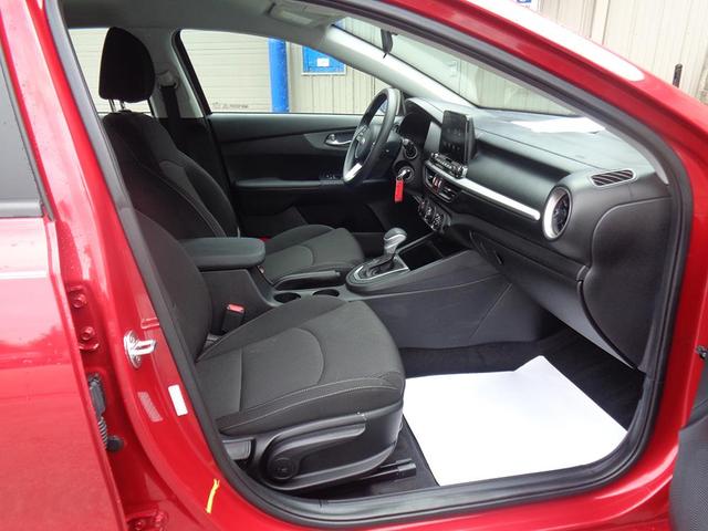 Photo of 2021 Burgundy Kia Forte
