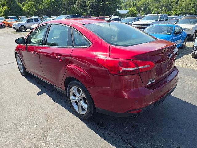 Photo of 2017 Burgundy Ford Focus