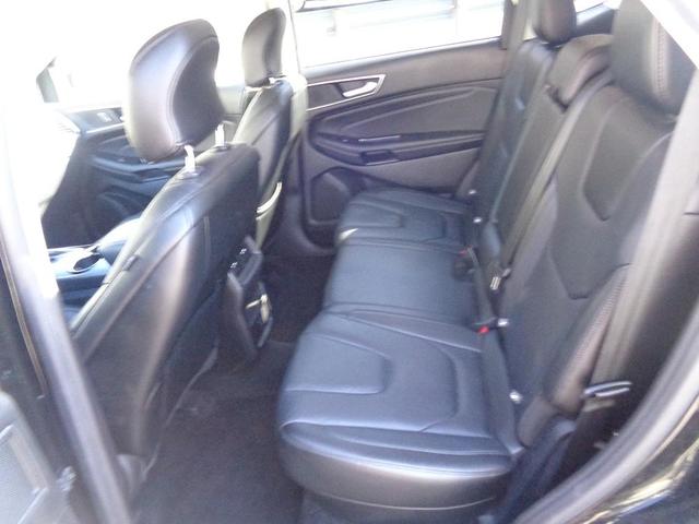 Photo of 2015 Black Ford Edge