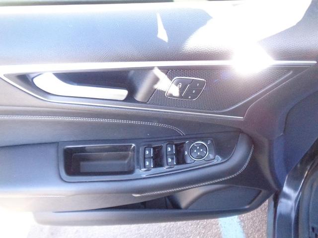 Photo of 2015 Black Ford Edge