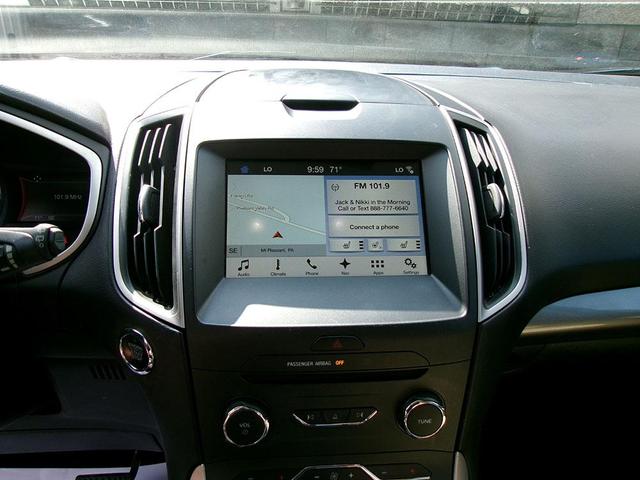 Photo of 2018 Blue Ford Edge