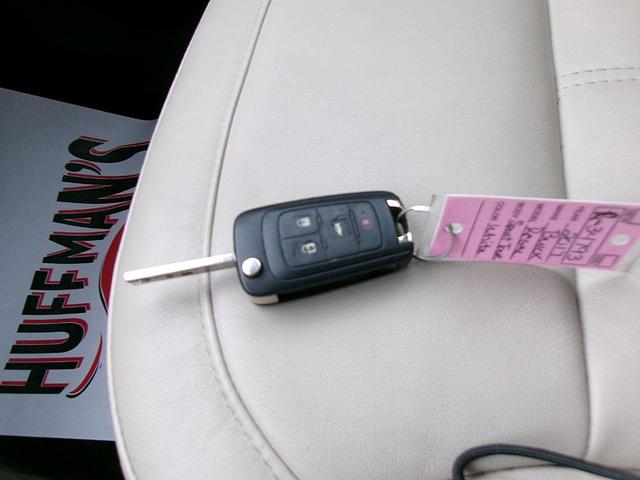 Photo of 2017 White Buick Regal