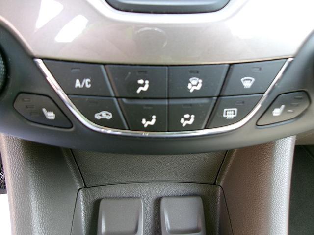 Photo of 2017 White Chevrolet Cruze