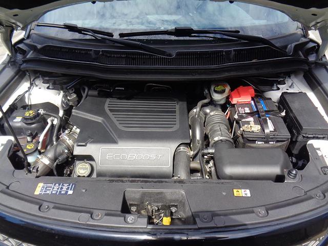 Photo of 2015 White Ford Explorer