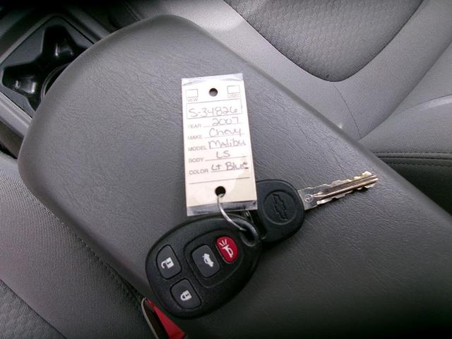 Photo of 2007 Light Blue Chevrolet Malibu