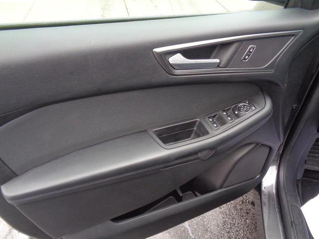 Photo of 2017 Gray Ford Edge