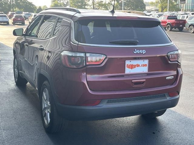 Photo of 2022 Velvet Red Pearlcoat Jeep Compass
