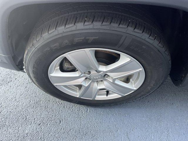 Photo of 2022 Velvet Red Pearlcoat Jeep Compass