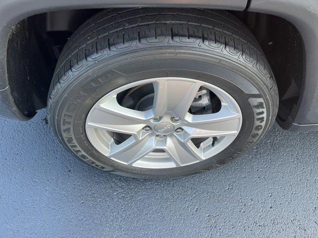 Photo of 2022 Velvet Red Pearlcoat Jeep Compass