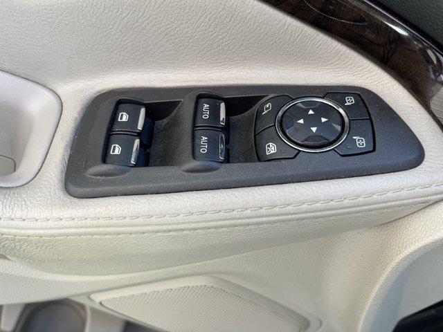 Photo of 2014 White Platinum Tri-Coat Metallic Ford Explorer
