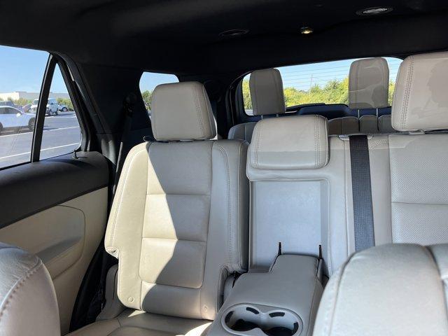 Photo of 2014 White Platinum Tri-Coat Metallic Ford Explorer