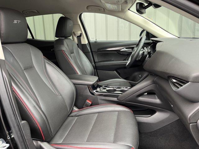 Photo of 2022 Ebony Twilight Metallic Buick Envision