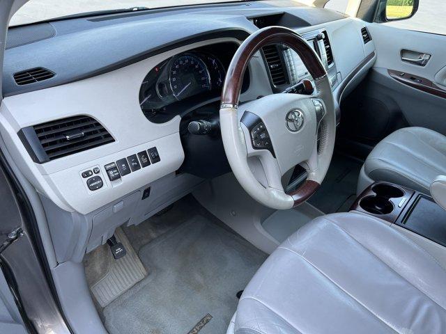 Photo of 2013 Predawn Gray Mica Toyota Sienna