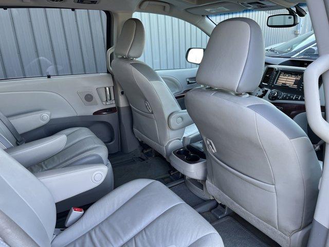 Photo of 2013 Predawn Gray Mica Toyota Sienna