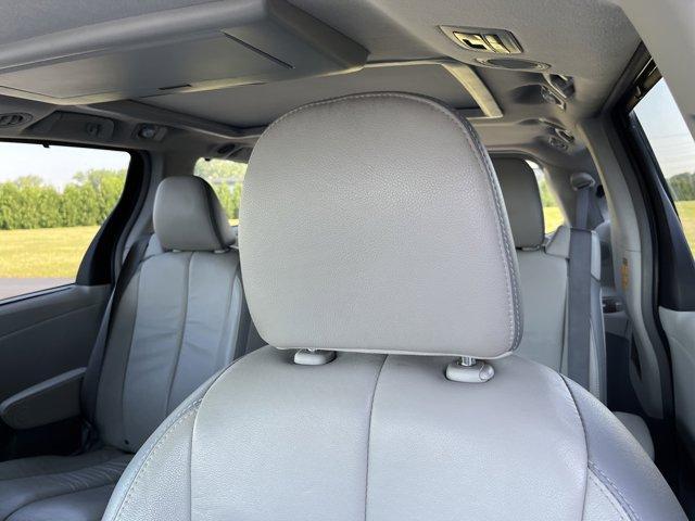 Photo of 2013 Predawn Gray Mica Toyota Sienna
