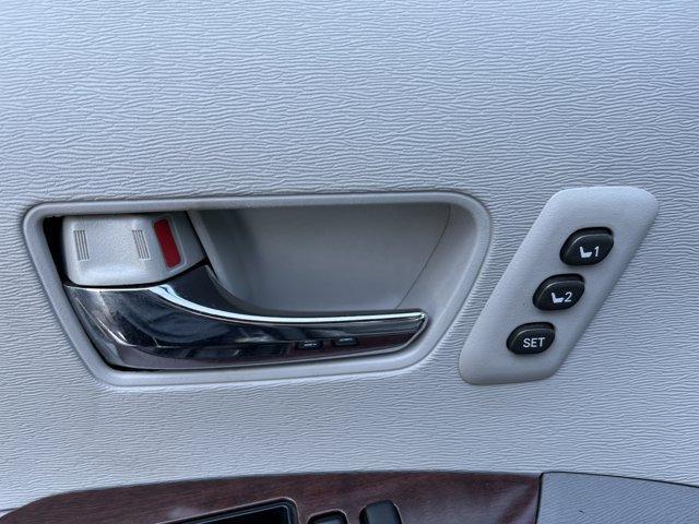Photo of 2013 Predawn Gray Mica Toyota Sienna