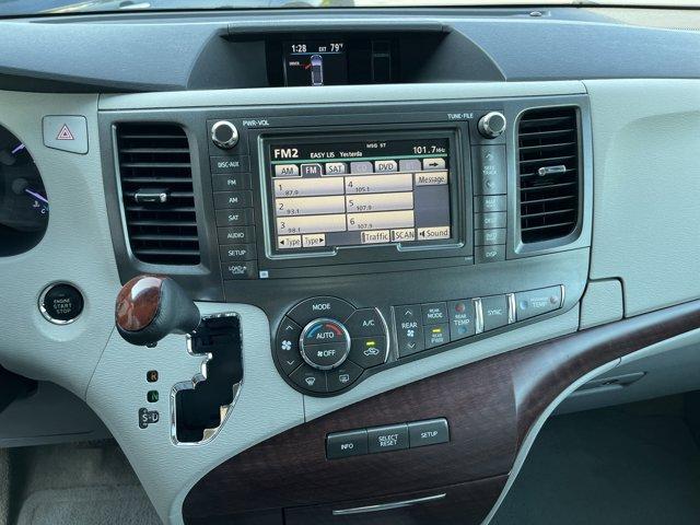 Photo of 2013 Predawn Gray Mica Toyota Sienna