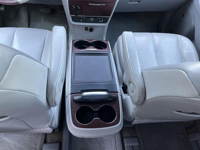 Photo of 2013 Predawn Gray Mica Toyota Sienna