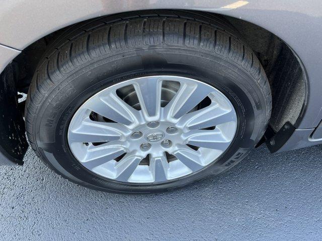 Photo of 2013 Predawn Gray Mica Toyota Sienna