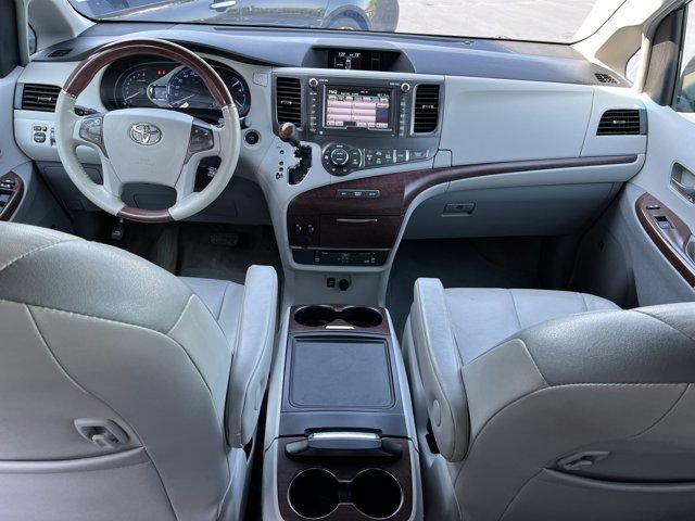 Photo of 2013 Predawn Gray Mica Toyota Sienna