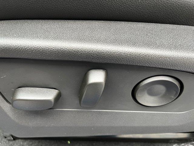 Photo of 2025 Metallic GMC Canyon